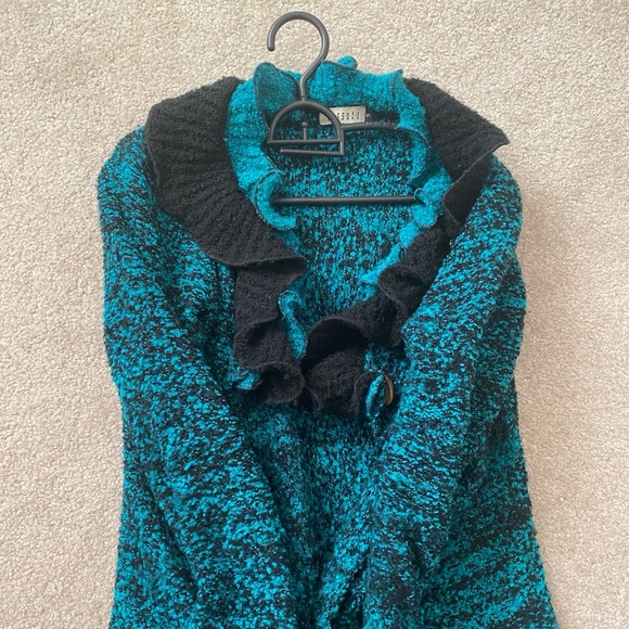 Long blue sweater with ruffles - Picture 2 of 2